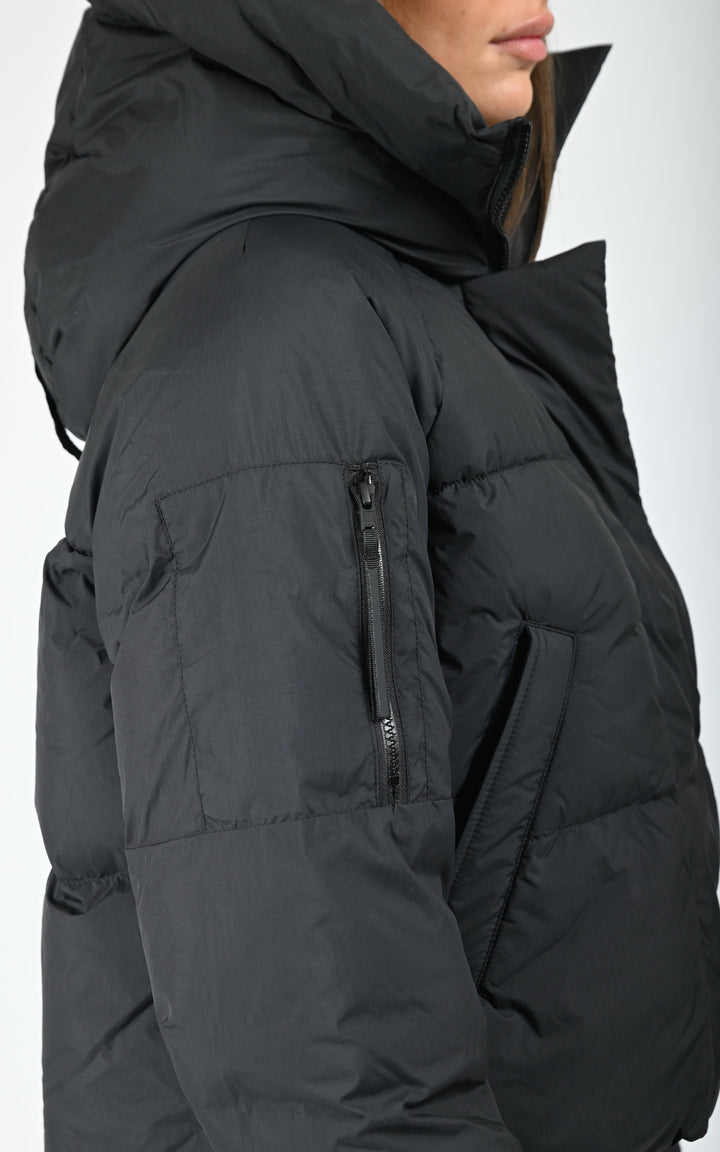 Black Chiliwack Short Puffer Jacket - Women