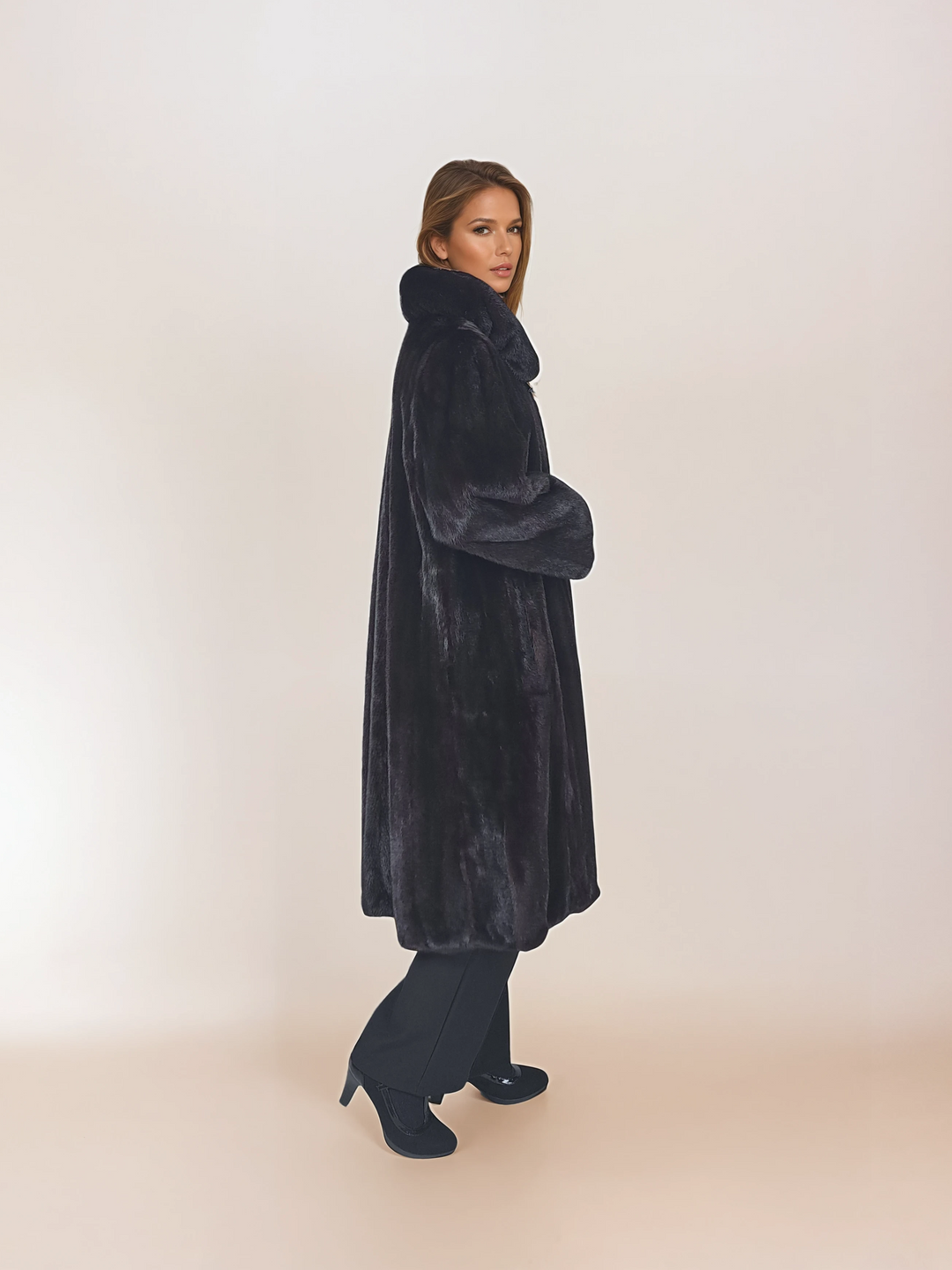 Alina, 110 cm. - Mink Let Out - Damen - Schwarz