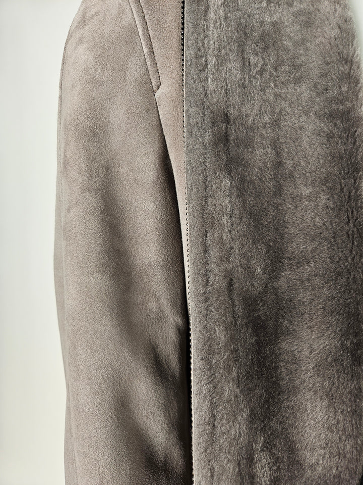 Iker, 66 cm. - Collar Suede Lamb - Man Light Grey