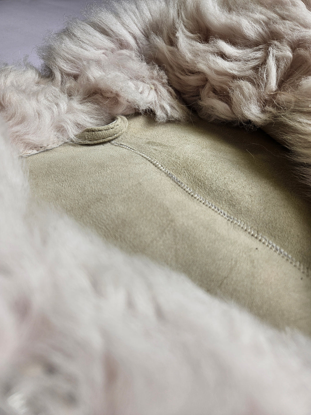 Jessica, 68 cm. -Krave - Ruskindslam - Damer - Lys Beige