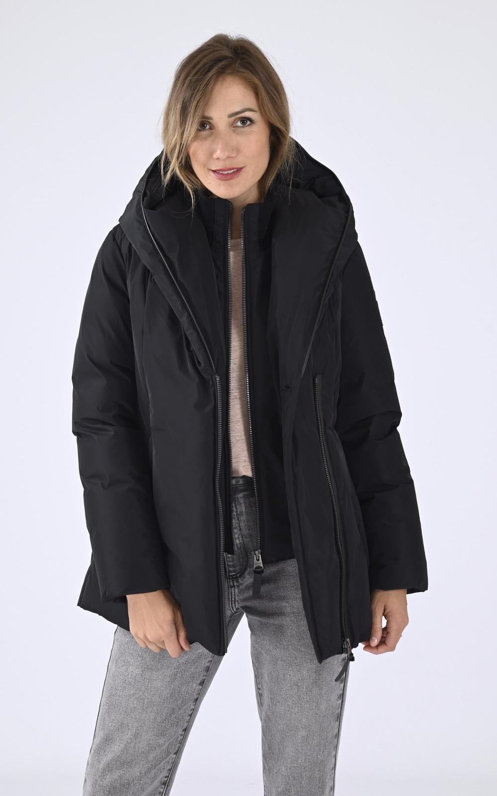 A "ADALI-NFR" Noir Mackage 3/4 Doudoune Femme opened photo