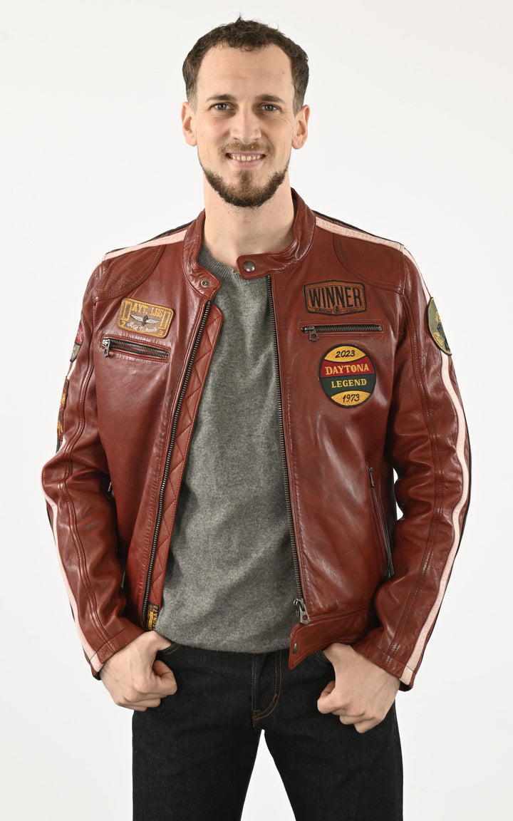 A "WARTBURG 102832" Rouge Daytona 73 Blouson Homme opened photo