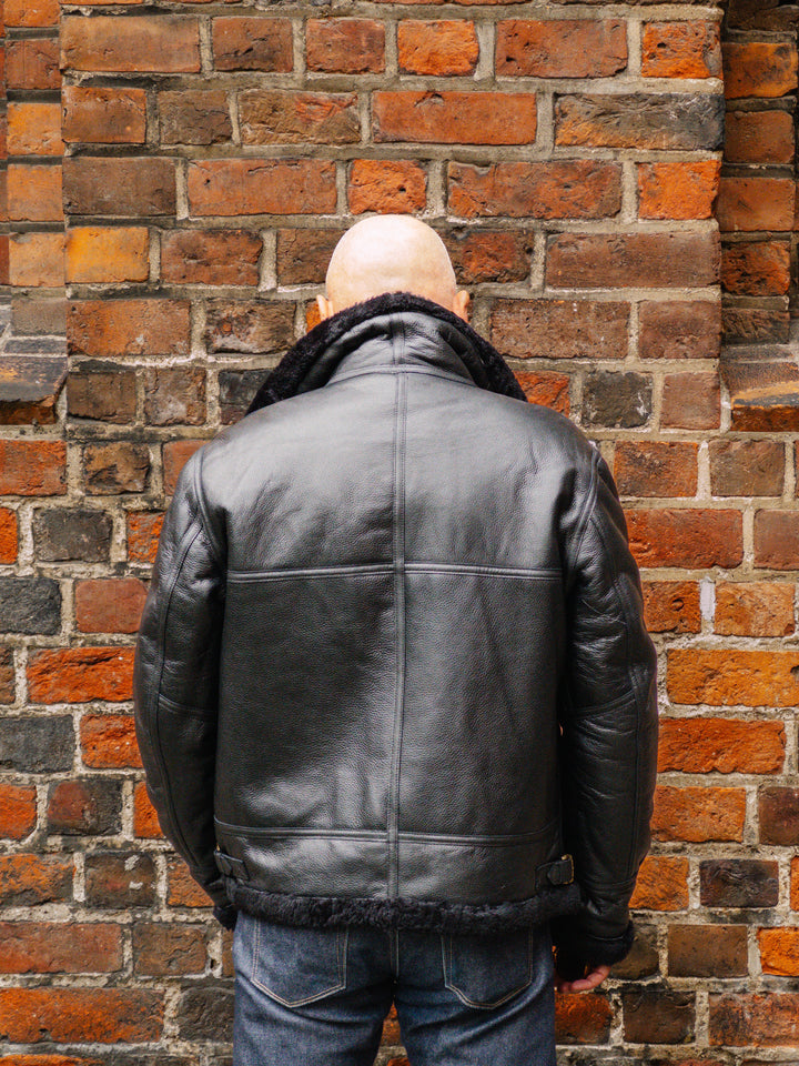 Ilian, 69 cm. - krave - lam crackle - mand - sort