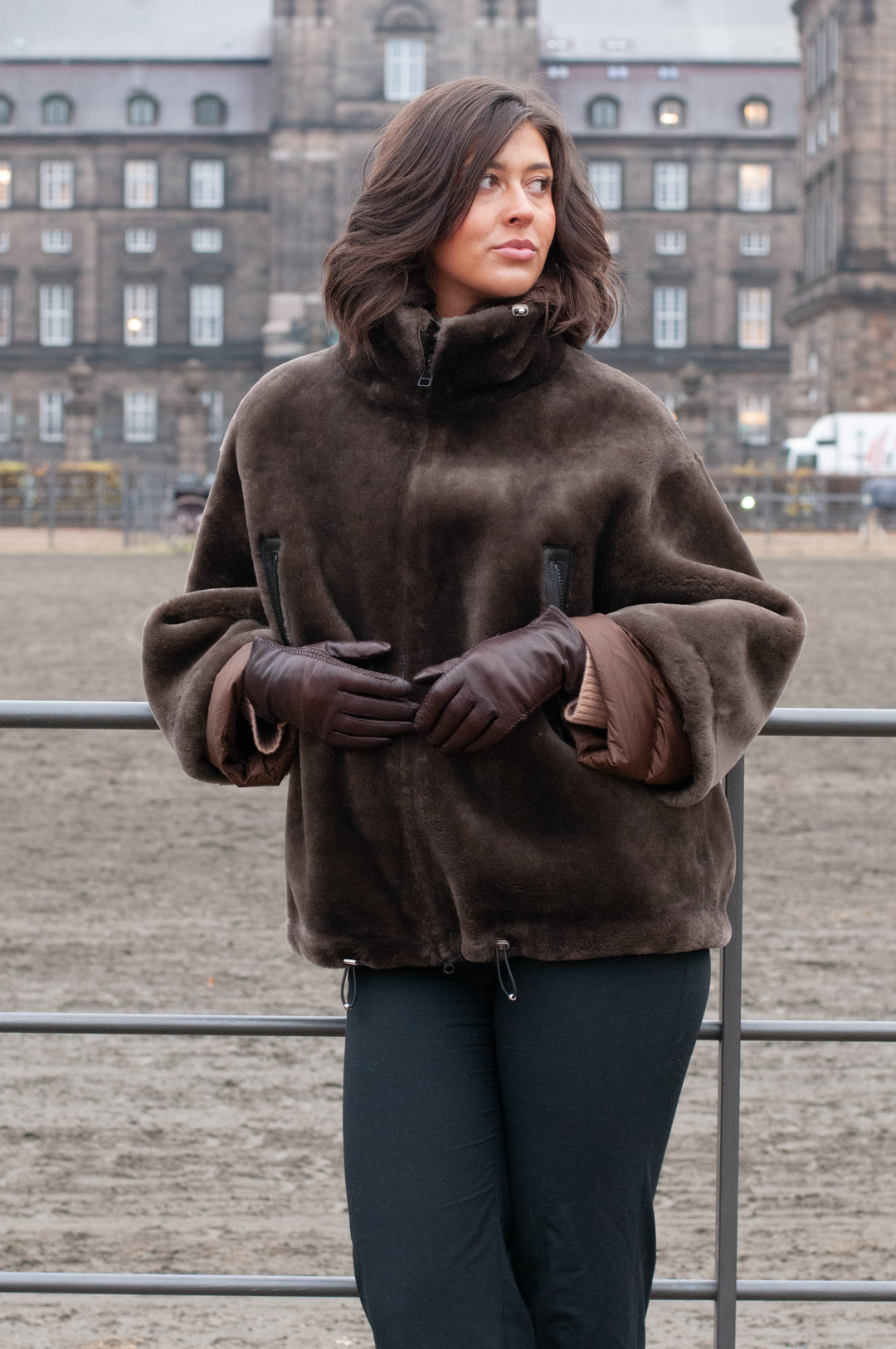 Idane, 69 cm. - Kapuze - glattes Lammhaar - Damen - Braun