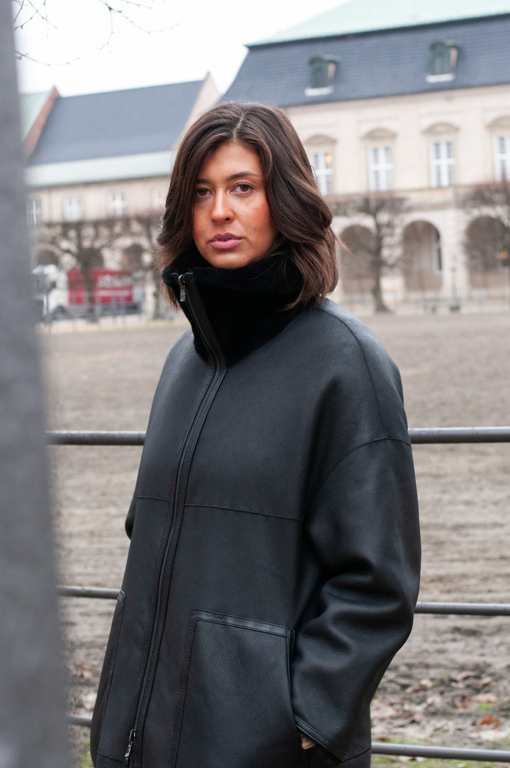 Isilda 105 cm. - Rulam frakke - Dame - Sort