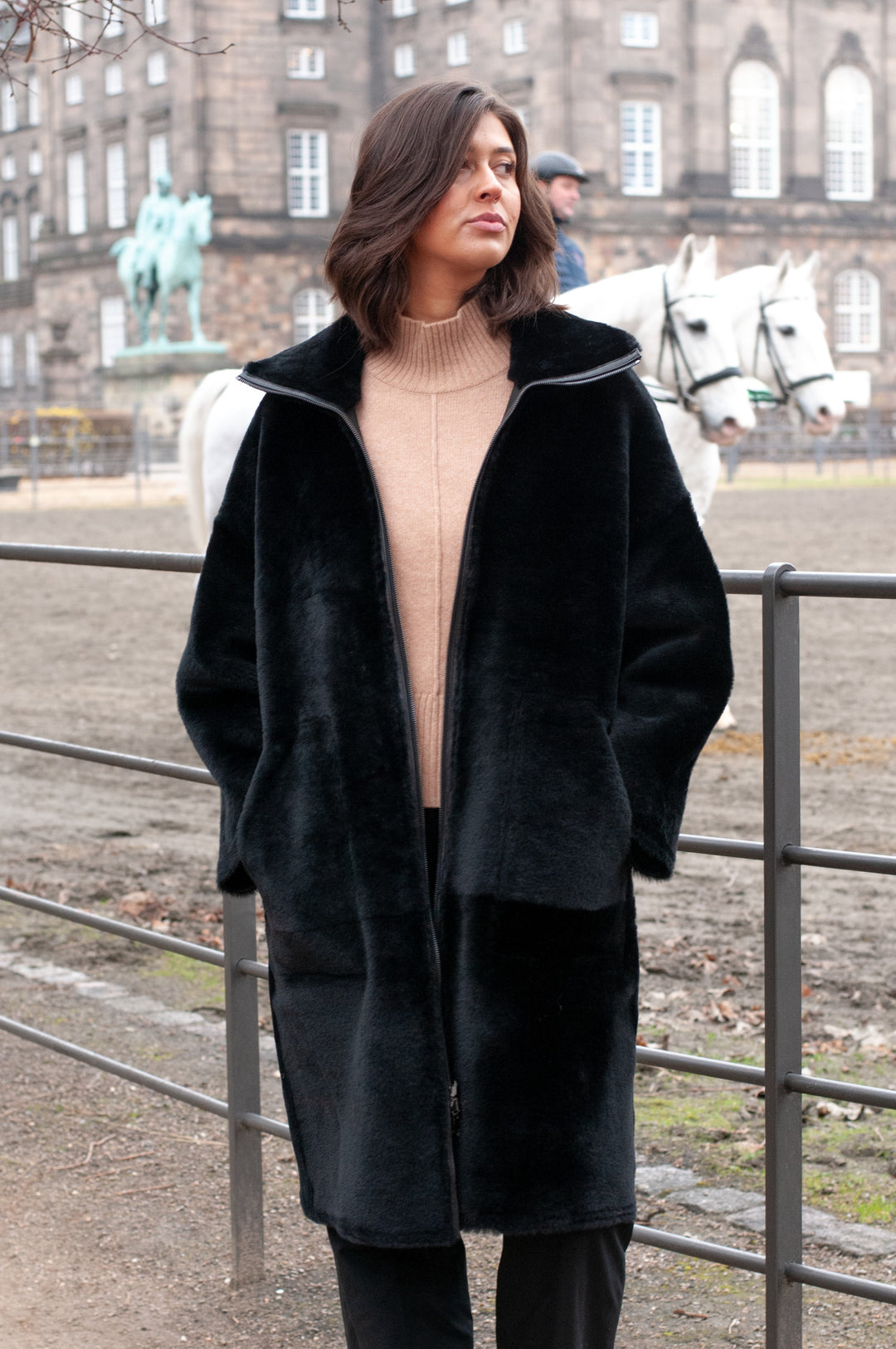 Isilda 105 cm. - Rulam frakke - Dame - Sort