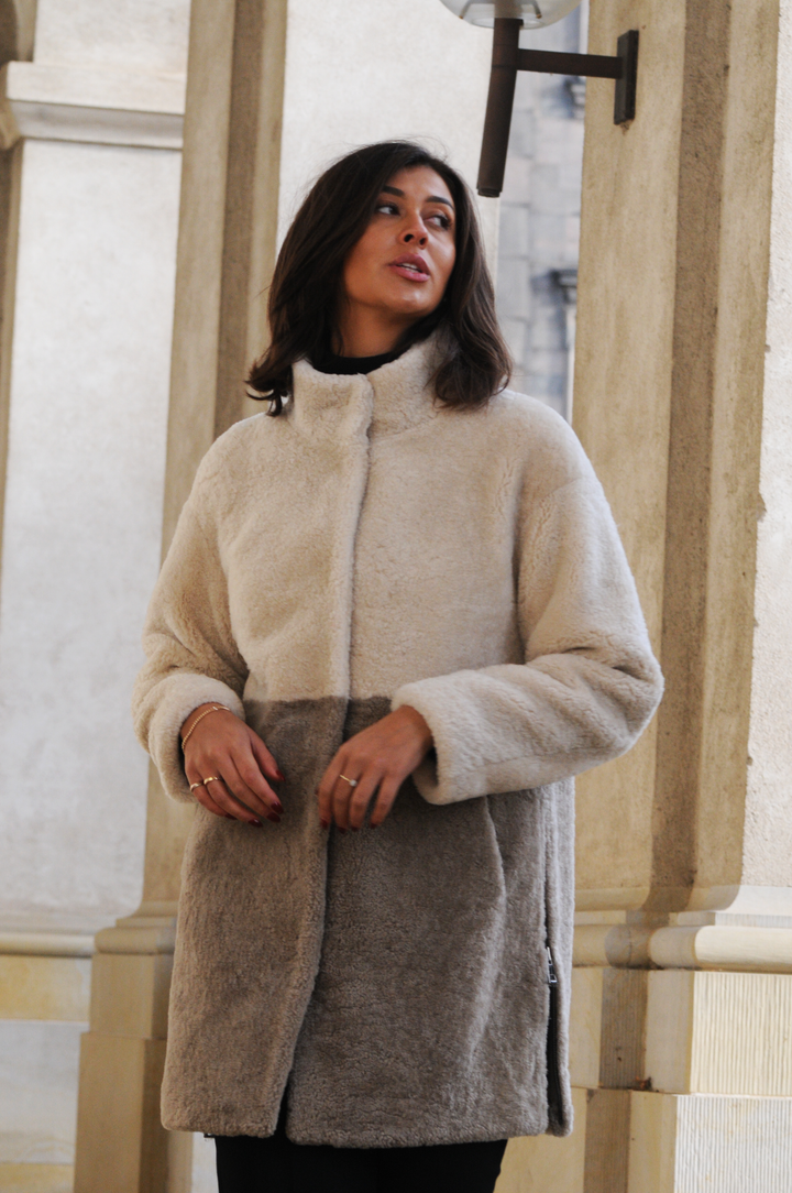 Filuka, 100 cm. - Collar - Curly Lamb coat - Women - Beige & Grey