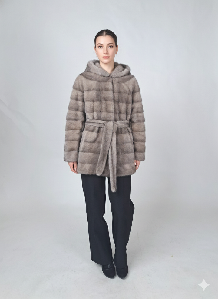 Viktoria, 75 cm. - Kapuze - Nerz - Damen - Silberblau