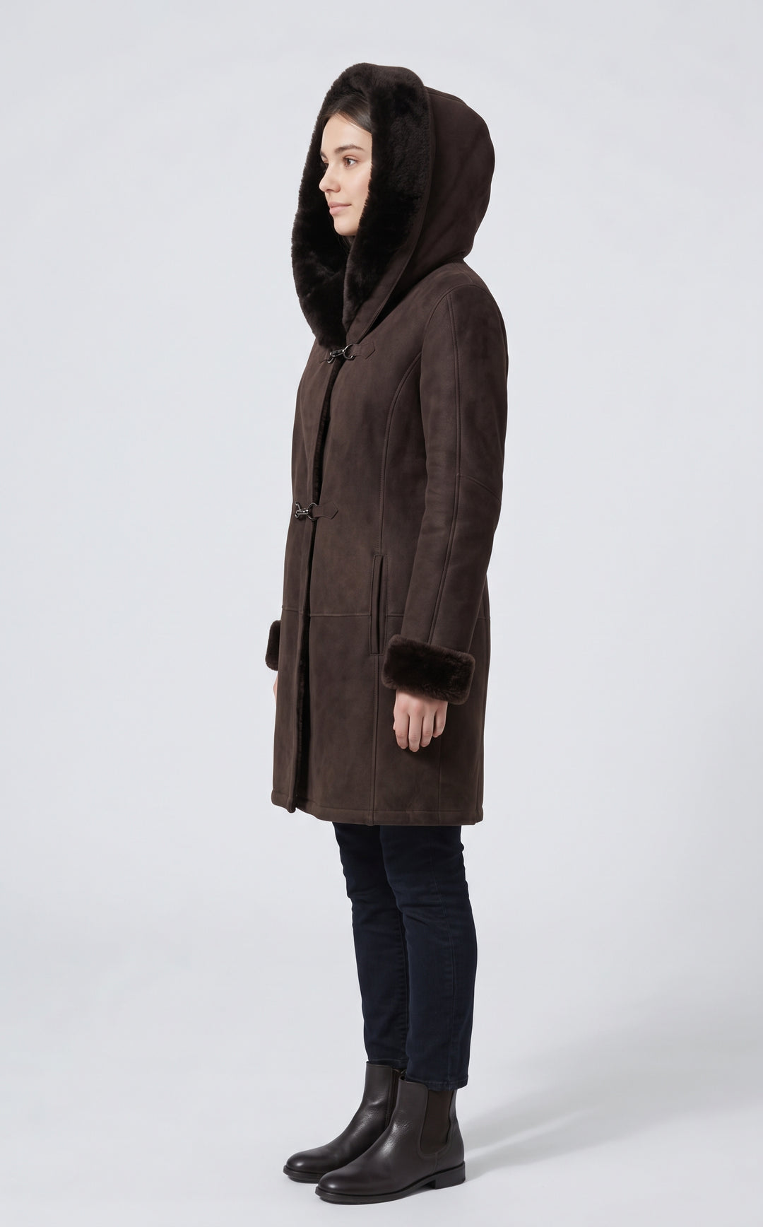 969, 90 cm. - Hette - Semsket lam - Dame - Mørkebrun