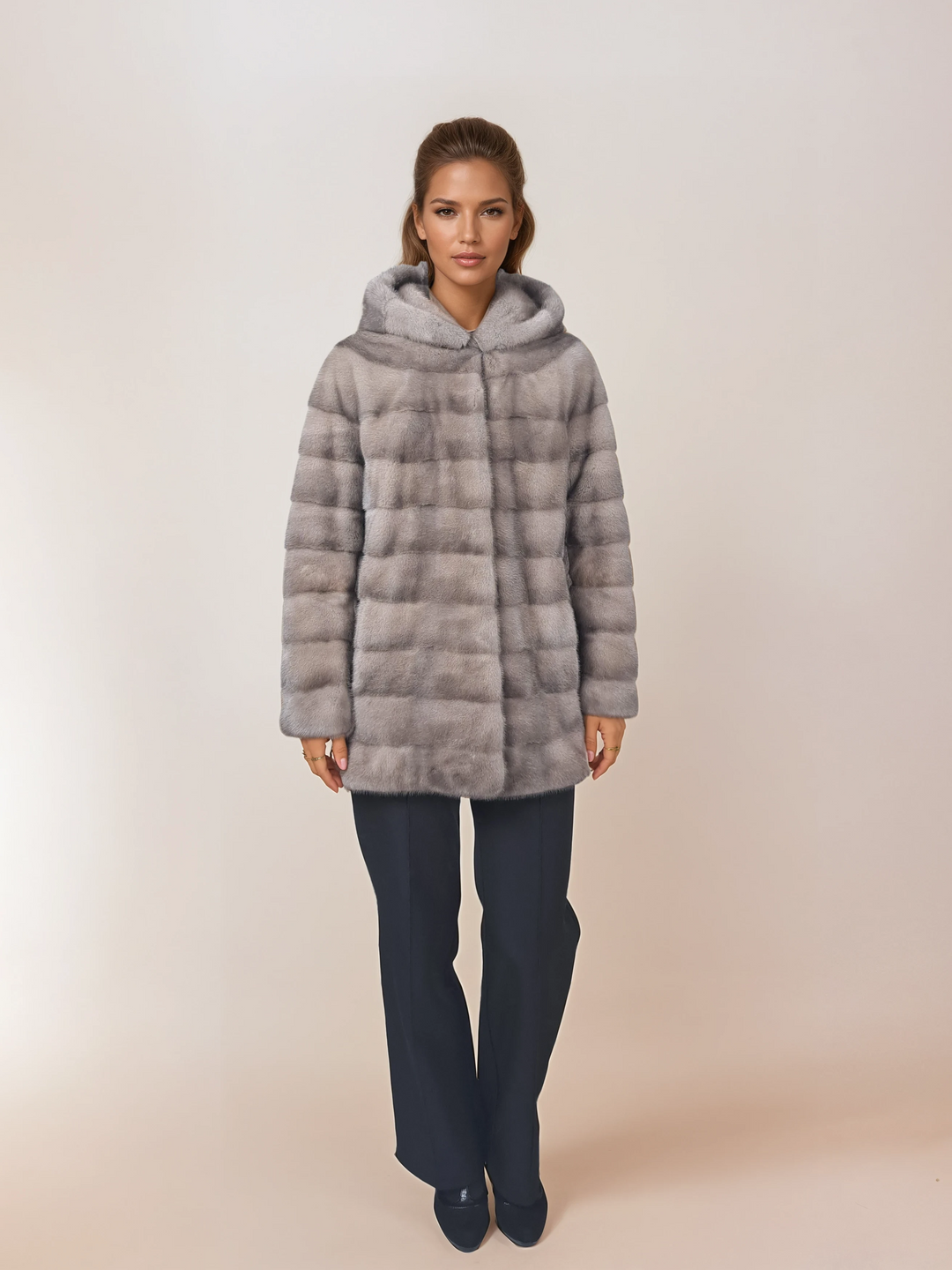 Viktoria, 75 cm. - Kapuze - Nerz - Damen - Silberblau