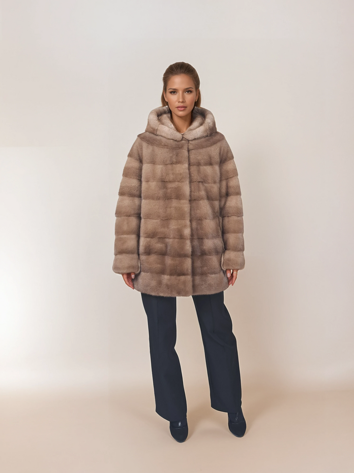 Viktoria, 75 cm. - Kapuze - Nerz - Damen - Pastell