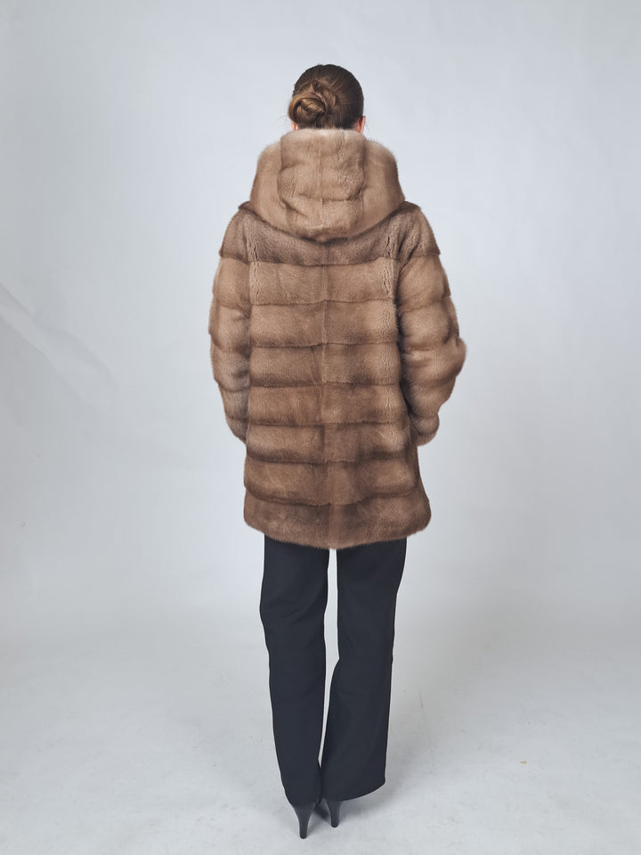 Viktoria, 75 cm. - Kapuze - Nerz - Damen - Pastell