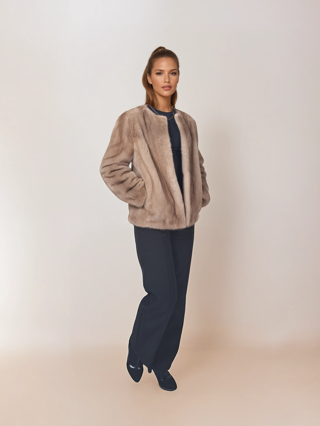 Chanel, 60 cm. - Mink - Kvinnor - Pastell