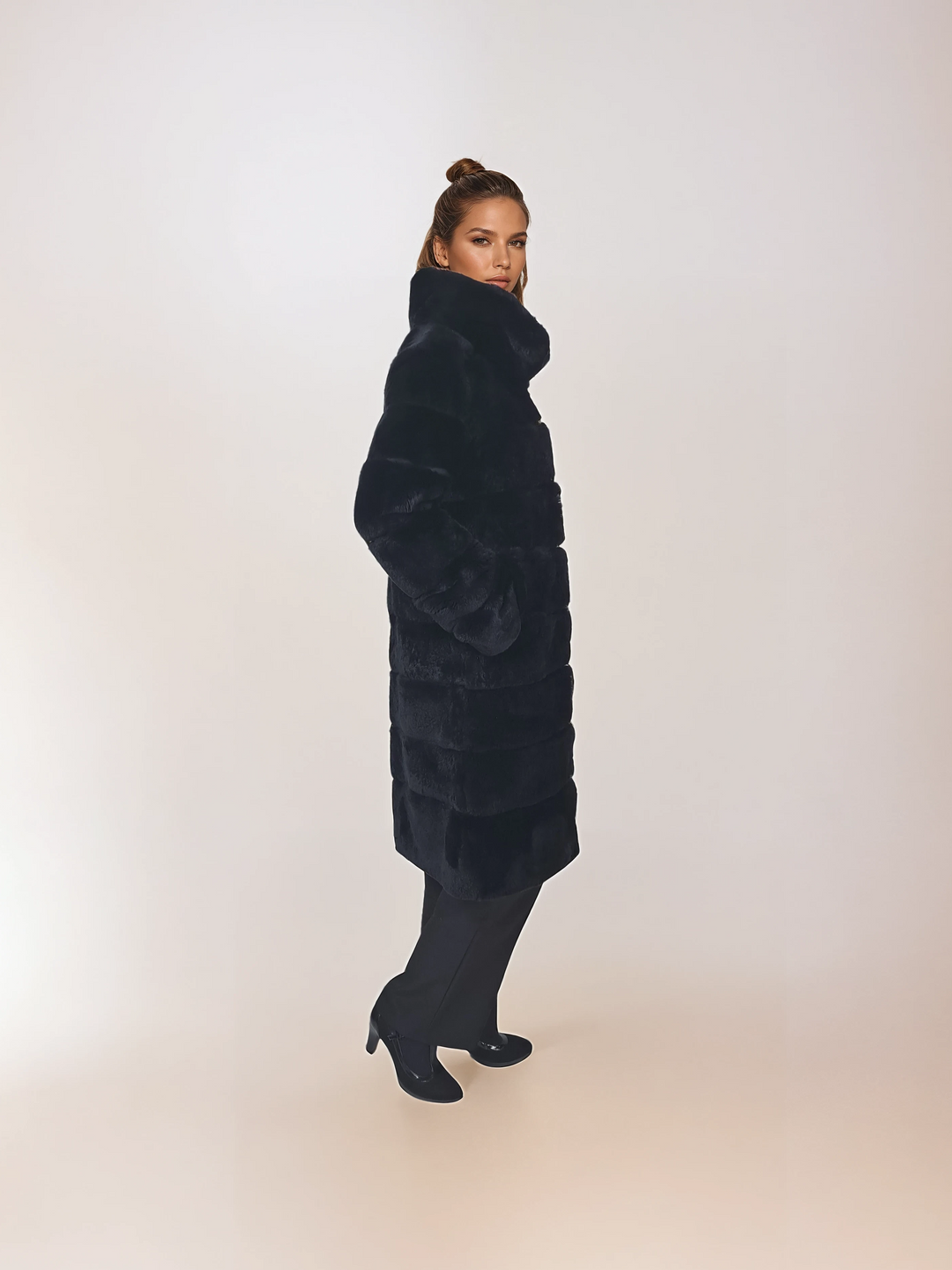 Petrovski, 100 cm. - Krave - Rex - Damer - Sort