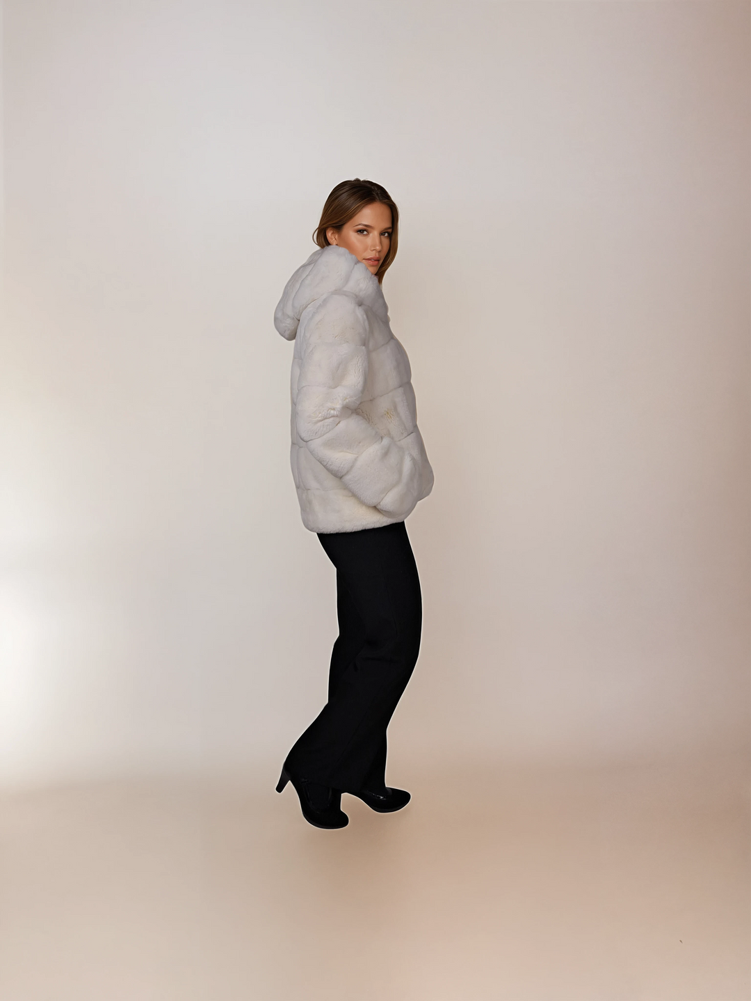 Petrovski, 60 cm. - Hood - Rex - Kvinner - Hvit