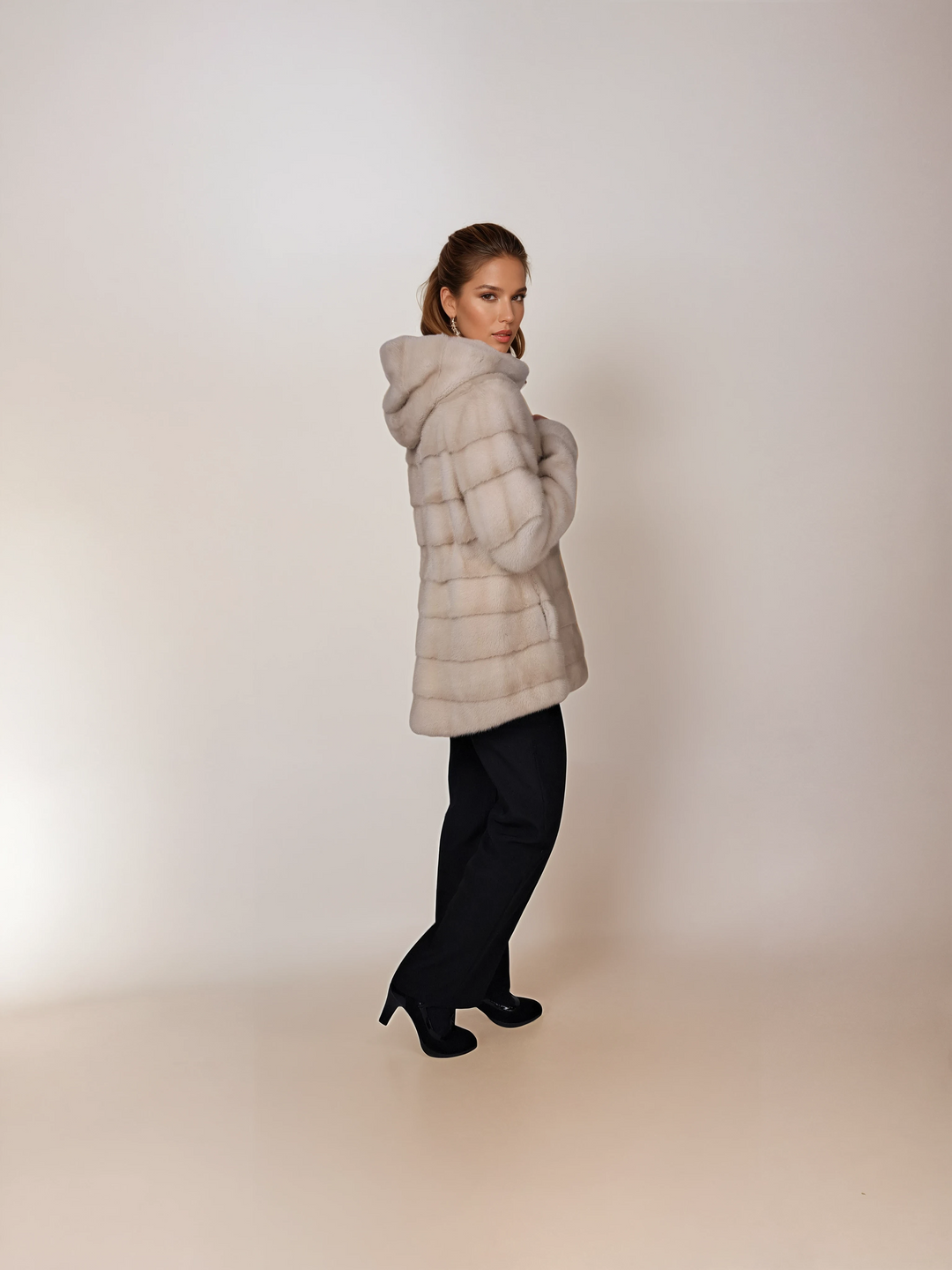 Trinity, 75 cm. - Hood - Mink - Women - Pearl