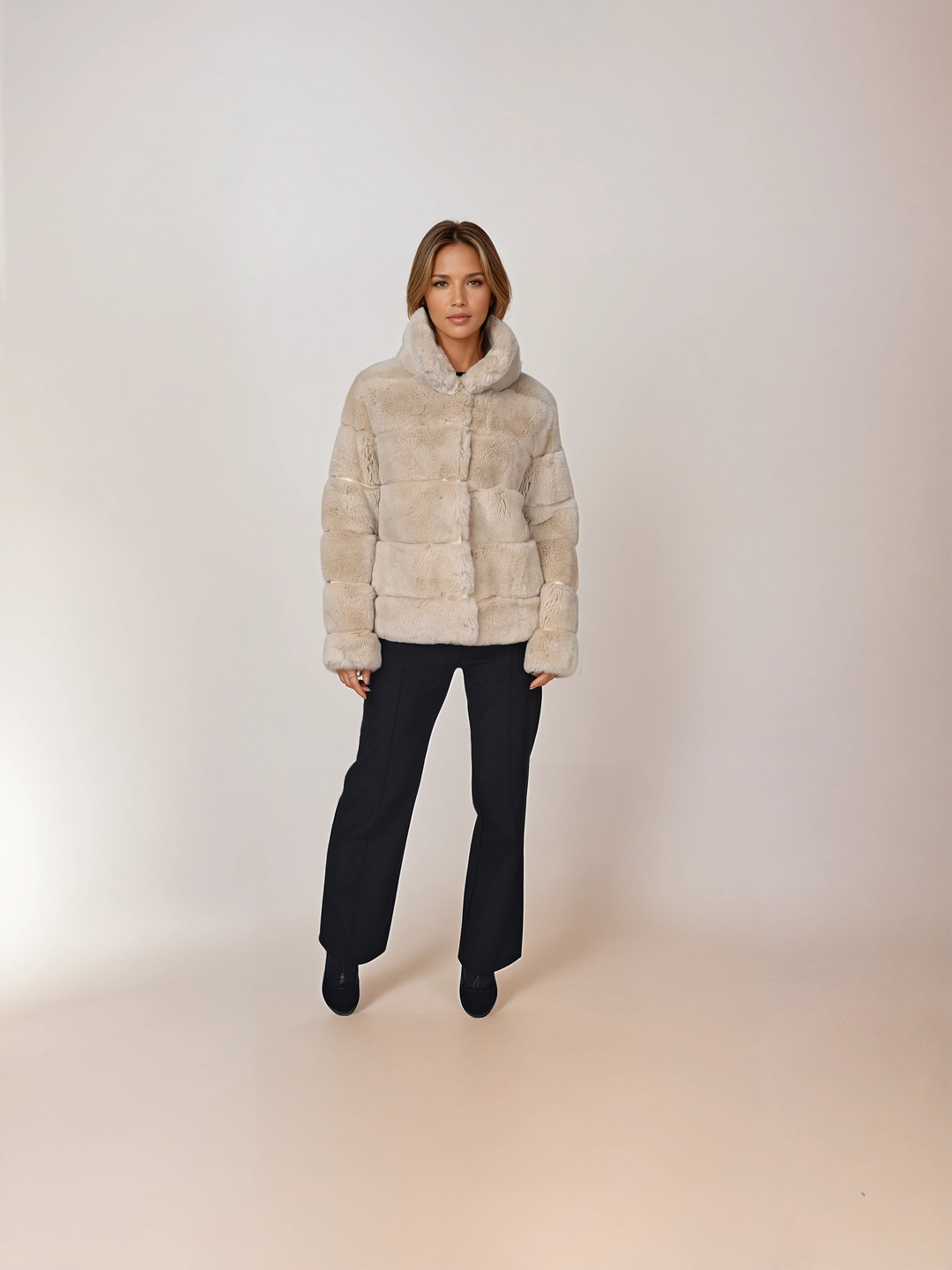 Petrovski, 60 cm. - Kragen - Rex - Damen - Creme