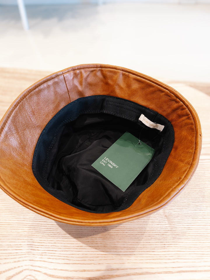 HL24C049 Lærhatt - Lær - Tilbehør - Cognac