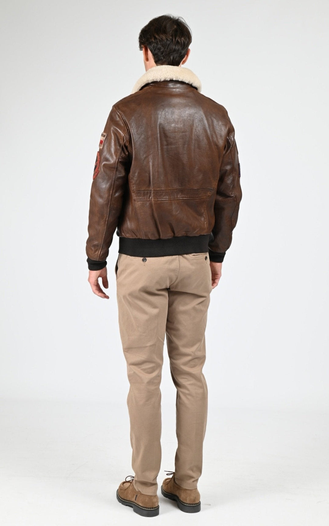 A "MYTHIC 101980" Bison Daytona 73 Pilote Homme closed photo
