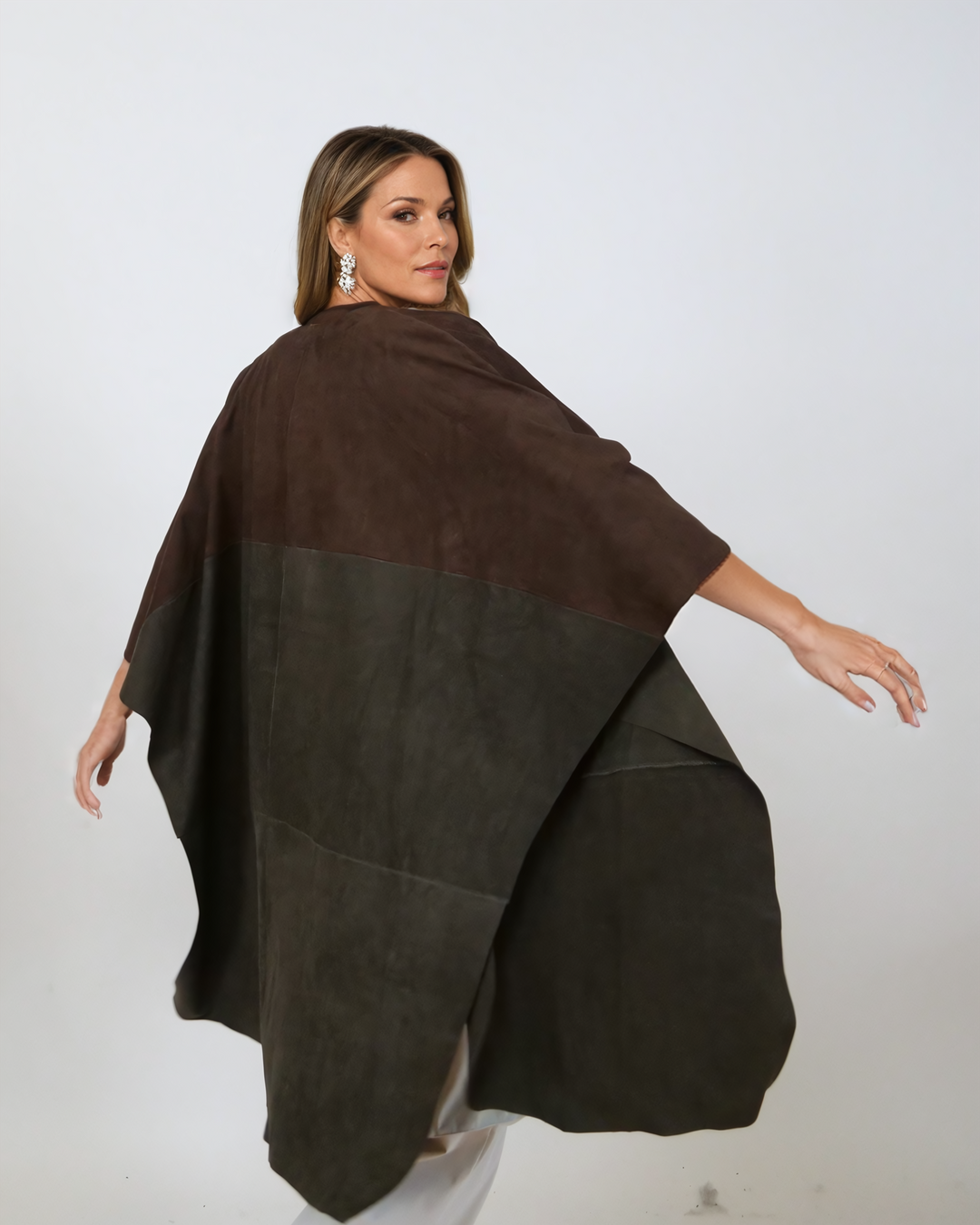 Inna Poncho, 95 cm. – Ziegenwildleder – Damen – Braun &amp; Oliv