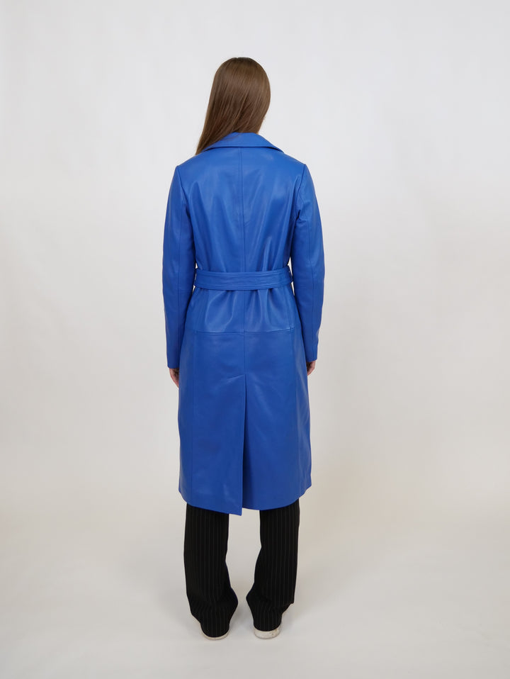 Dan Trenchcoat, 105 cm. - Lammleder - Damen - Elektroblau