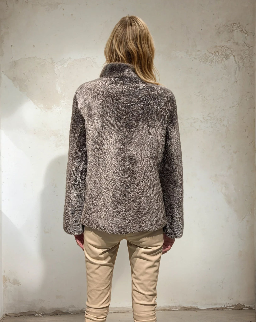 Irbid, 63 cm. – Halsband – La Coon Lamb – Damen – Dunkelbraun