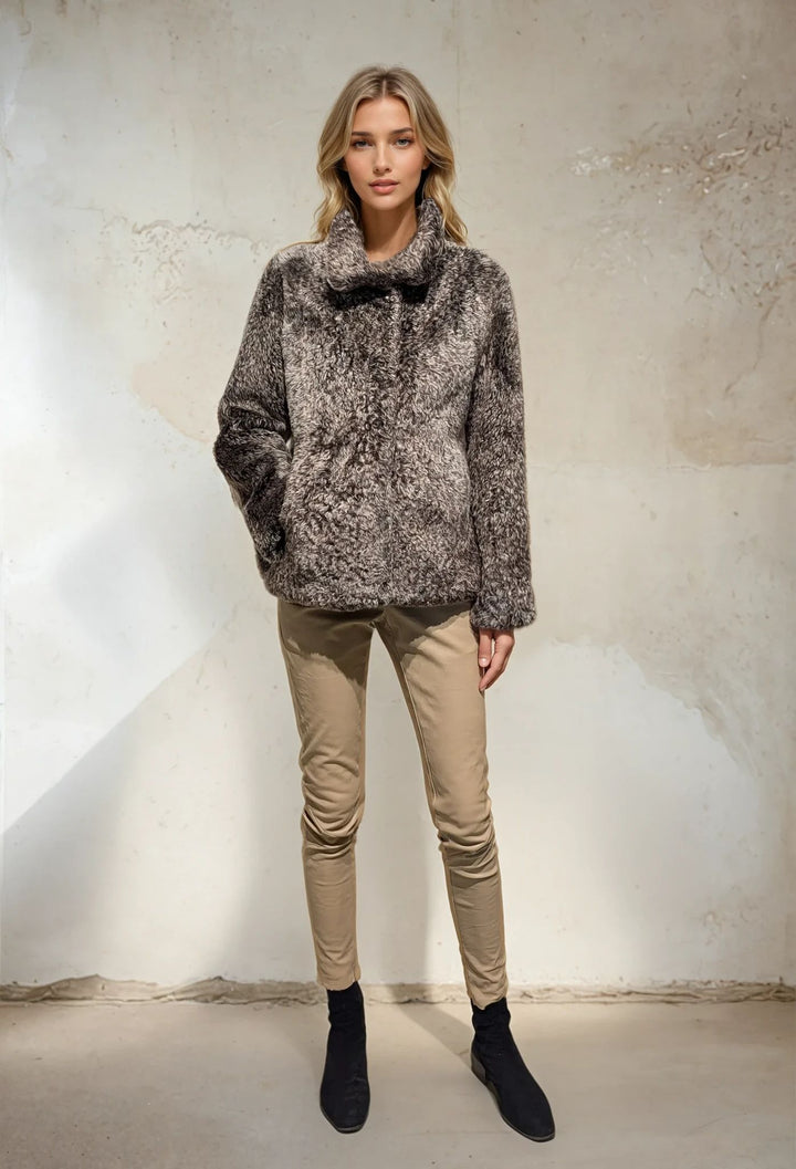 Irbid, 63 cm. – Halsband – La Coon Lamb – Damen – Dunkelbraun