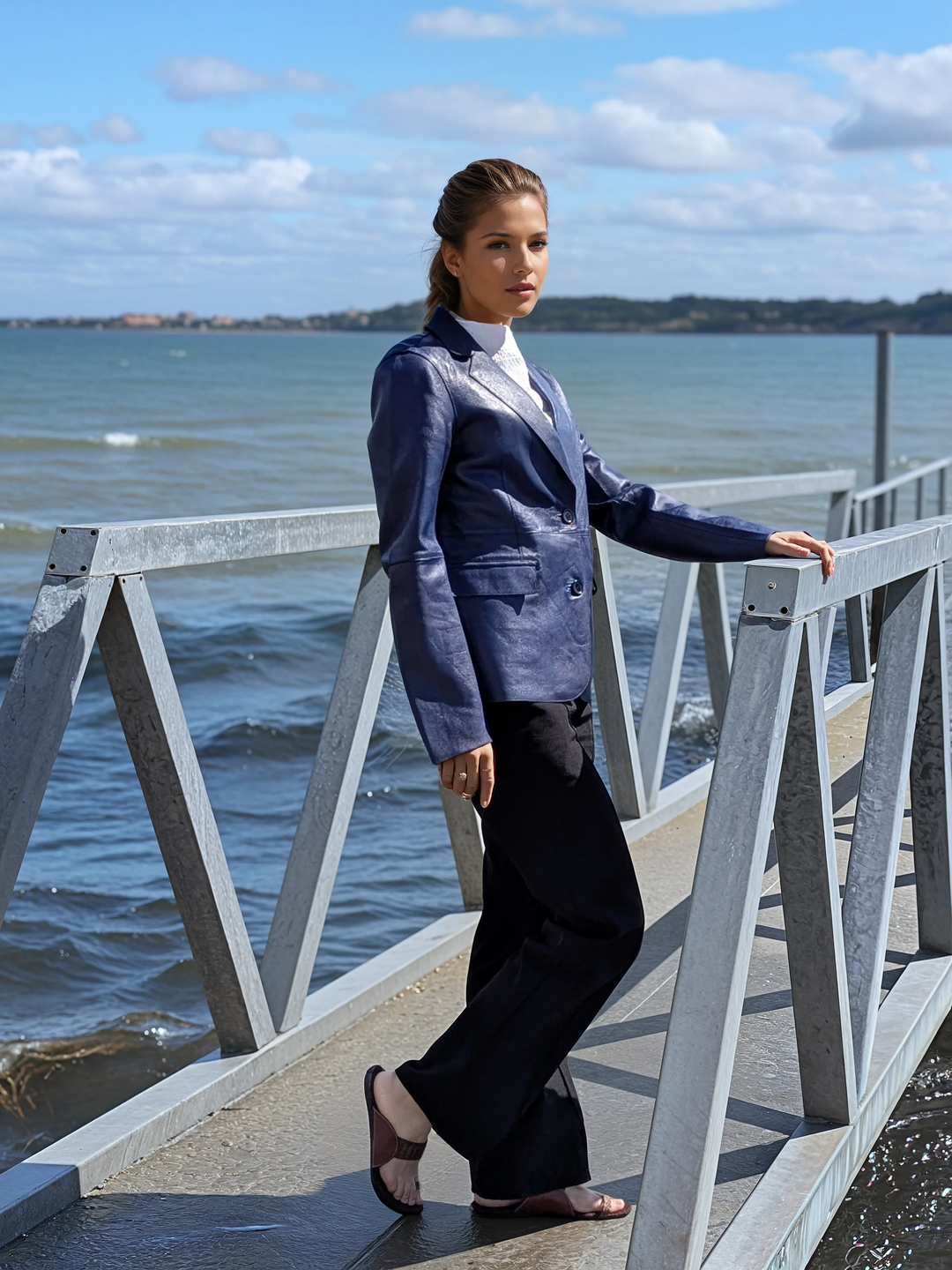 Nina Blazer, 60 cm. - Lamb Dior Bonded Læder-Damer - Dusty Blue