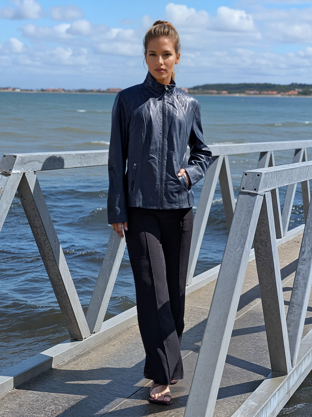 P 14-02 - Comfort - Lammeskind - Læderjakke - Dame - Mørkeblå