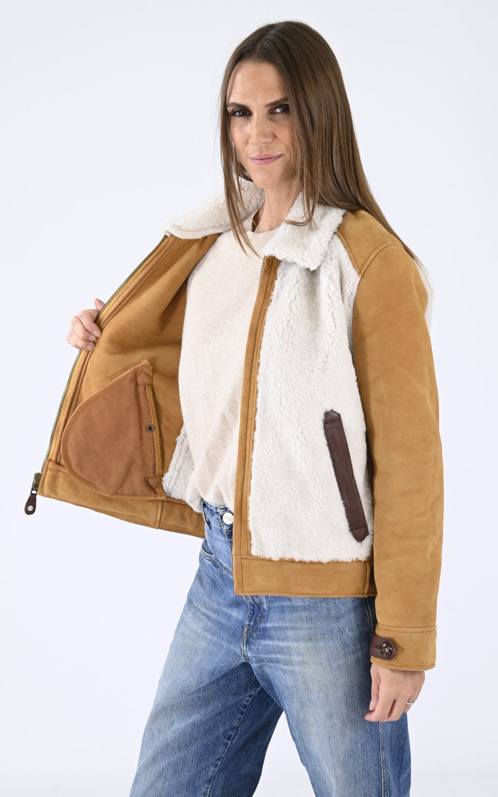 A "LCW HOLLY" Camel Schott Blouson Femme interior photo