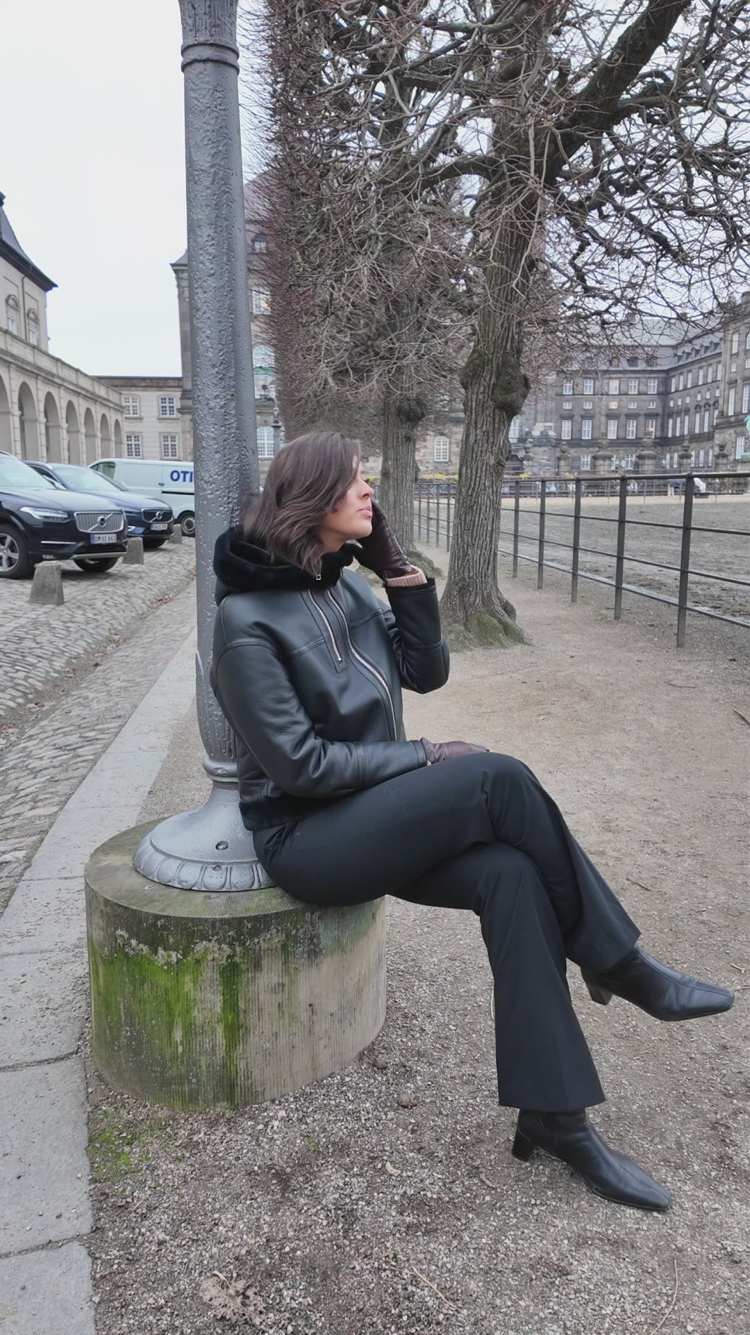 Isha, 56 cm. - Kapuze - Nappa-Lamm - Damen - Schwarz