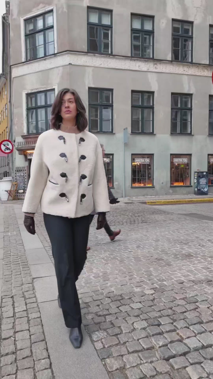 Ila 65 cm. - Rulam / lamme jakke - Dame - Beige