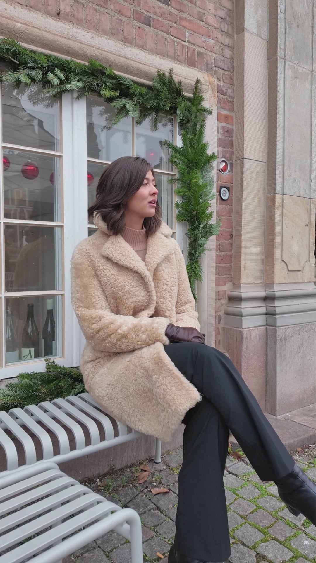 Izia, 105 cm. - Halsband - La Coon Lamb - Damen - Helles Kamel